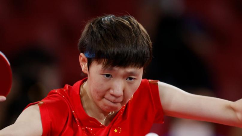 王曼昱|2连胜，3-0！王曼昱拒绝爆冷，世界冠军不庆祝，对手摇头+叹气