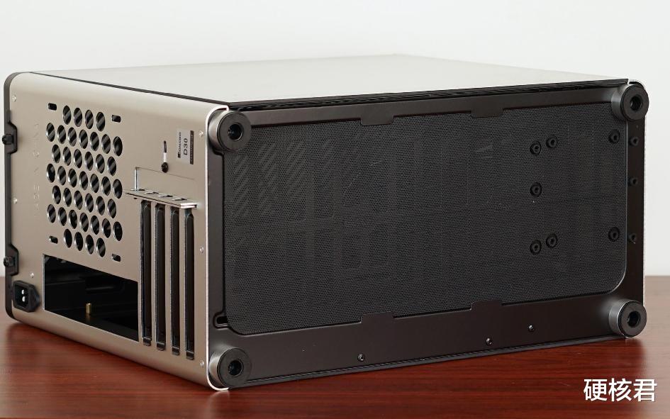 主板|12700KF+B660M+3070ti+乔思伯D30，小尺寸电脑装机体验！