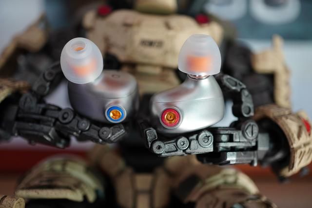 蓝牙耳机|综合体验超乎想象!----聊聊飞傲7单元圈铁旗舰耳机FH9