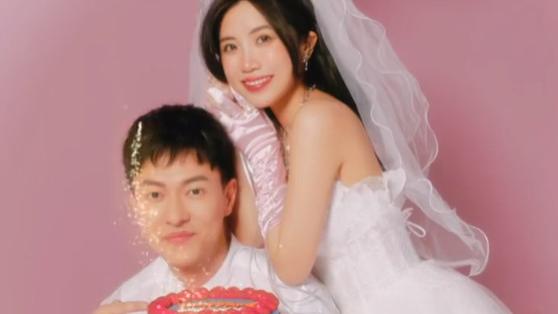 王能能|罗拉王能能拍婚纱写真，被赞有夫妻相，网友：江直树袁湘琴现实版