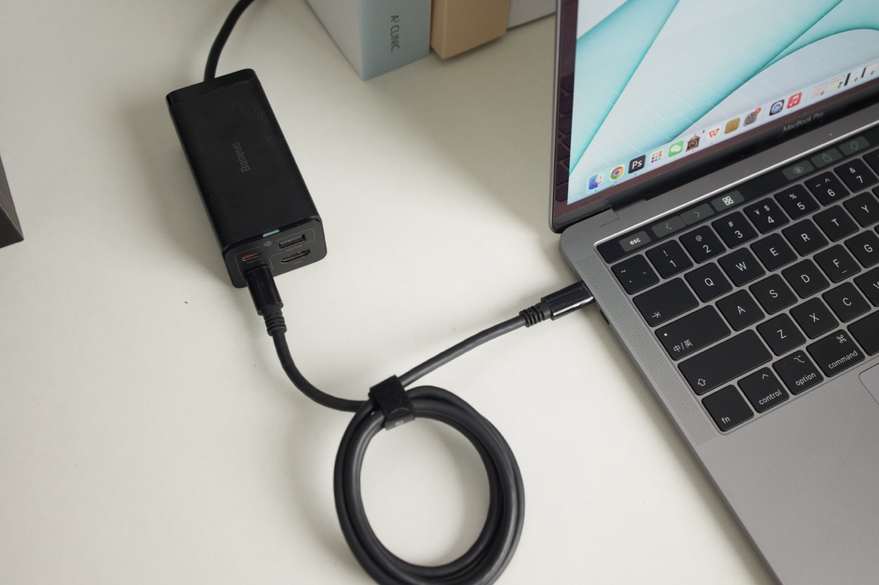 充电器|三口快充高清投屏，倍思65W氮化镓充电器扩展坞测评