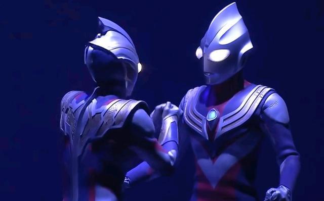 舞台剧|特利迦舞台剧第四场：两代黑暗巨人展开大战，赛迦被小金牛击退？