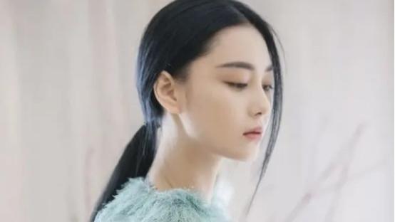 冯提莫|军嫂张馨予关直播打赏，称自己赚的钱多，呼吁网友把钱留给家里人