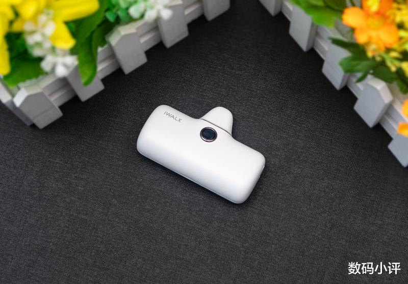 充电宝|iWALK爱沃可快充口袋宝——可爱小巧充电还快，谁人不爱