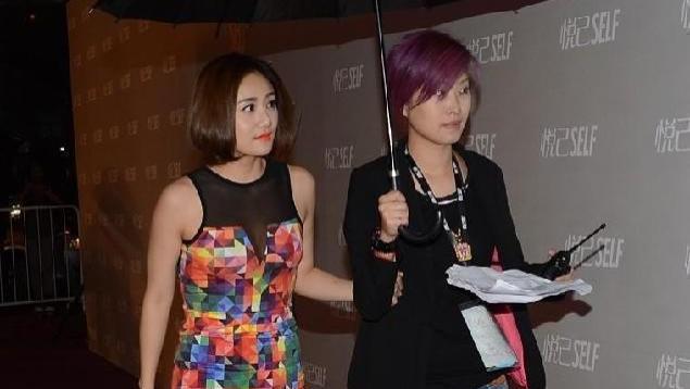 刘芸|刘芸原来是微胖身材，穿裹身裙看着有点肉肉的，但气质可一点不差