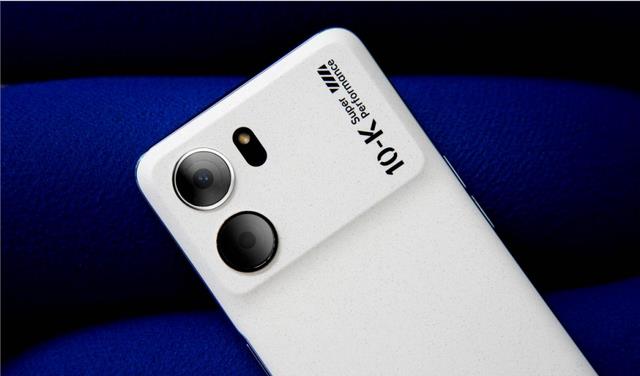 OPPO|OPPO气度见长,天玑8000Max“神机”,仅售1899元