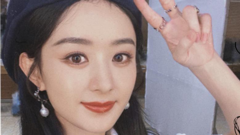 迪丽热巴|明星更动态过愚人节，赵丽颖晒自拍，迪丽热巴cue任嘉伦