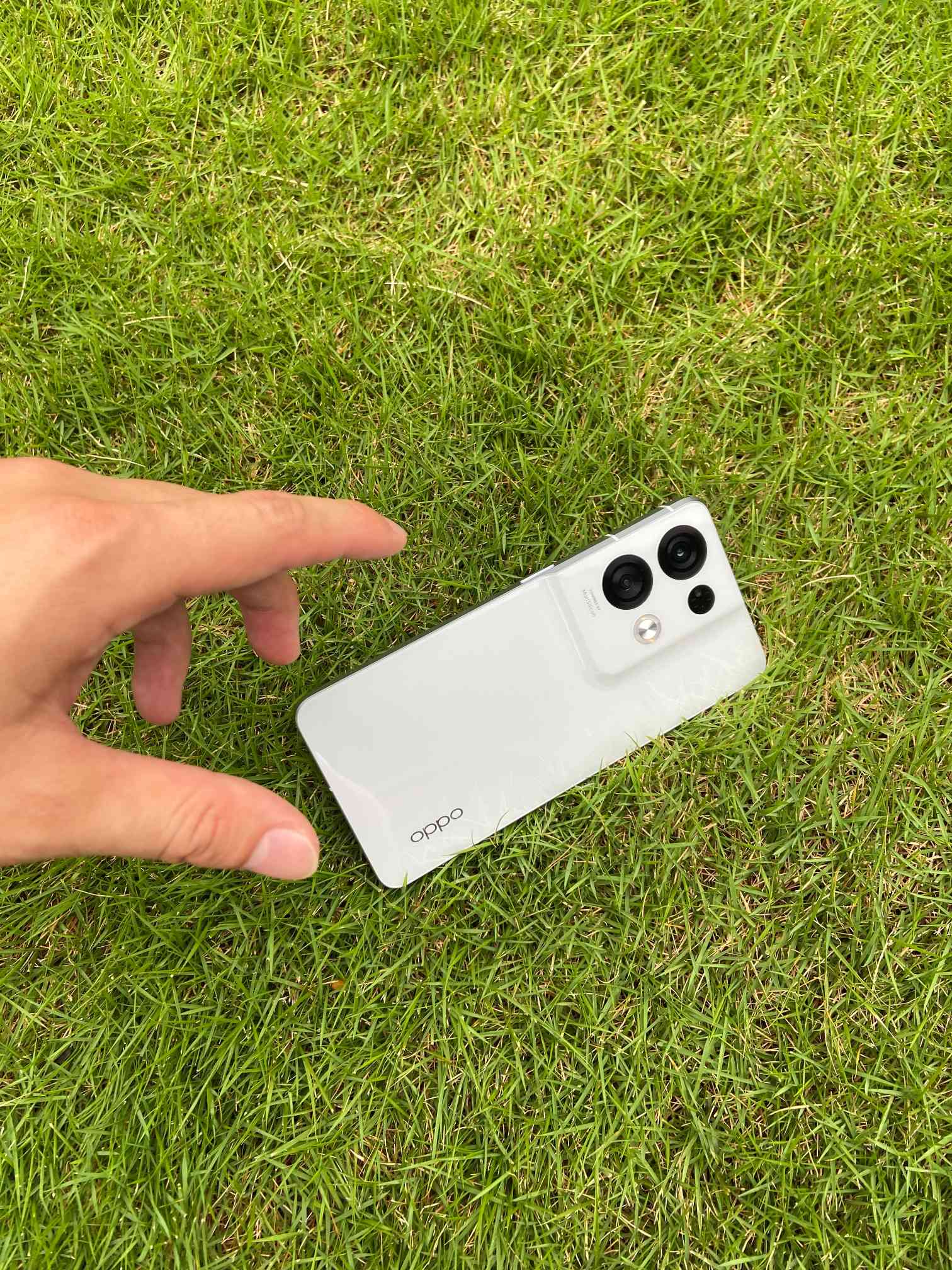 音响系统|有一说一,这颜值不输三星,OPPO Reno8 Pro+做到了