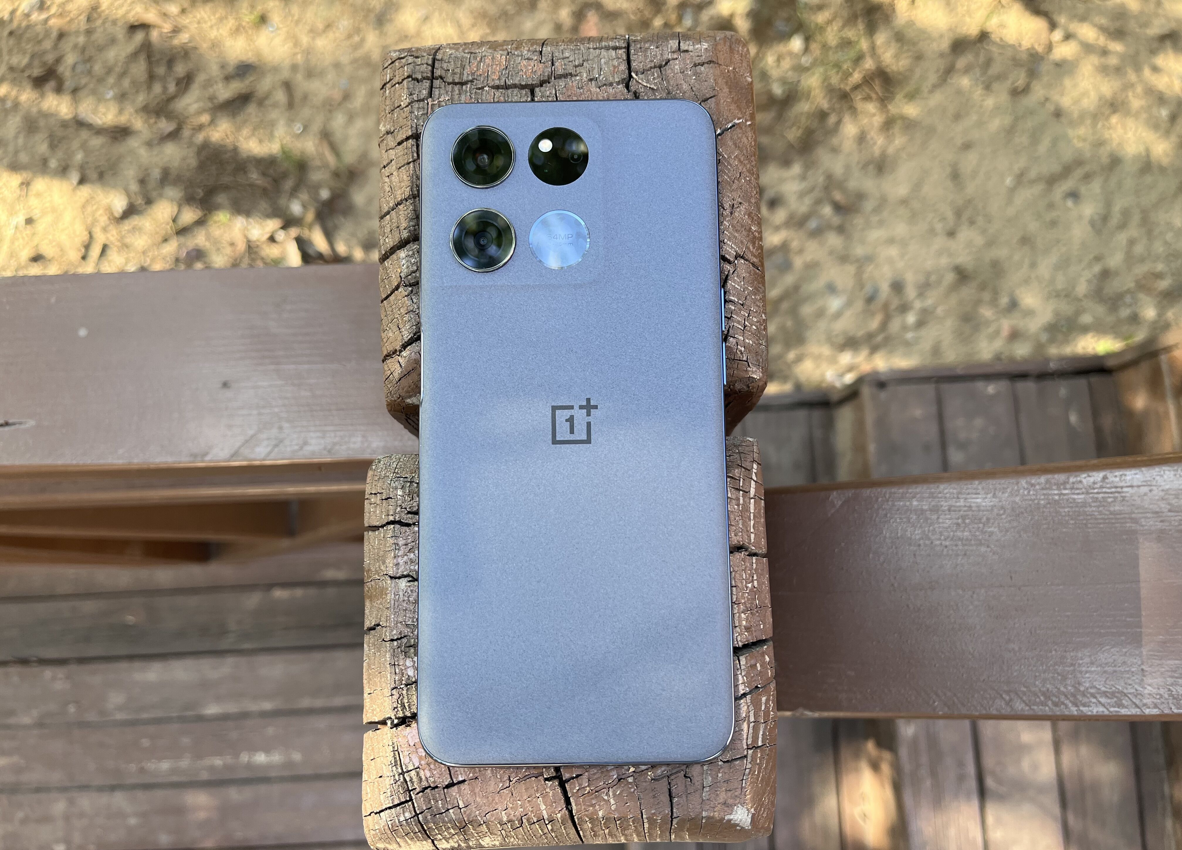 一加科技|2000档LCD游戏次旗舰,一加Ace竞速版真的将就了?