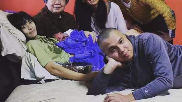 李依瑾|37岁女星失联一年后官宣生子，素颜抱宝宝显母性，疑似在家中生产