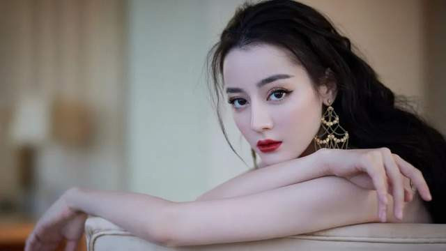 吉他|左手鲜花，右手1664，与迪丽热巴一起收获夏日浪漫