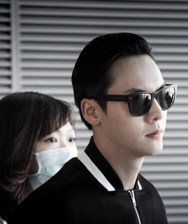 肖战|男星戴墨镜有多惊艳？陈伟霆蔡徐坤气场十足，看到肖战：有点酷！