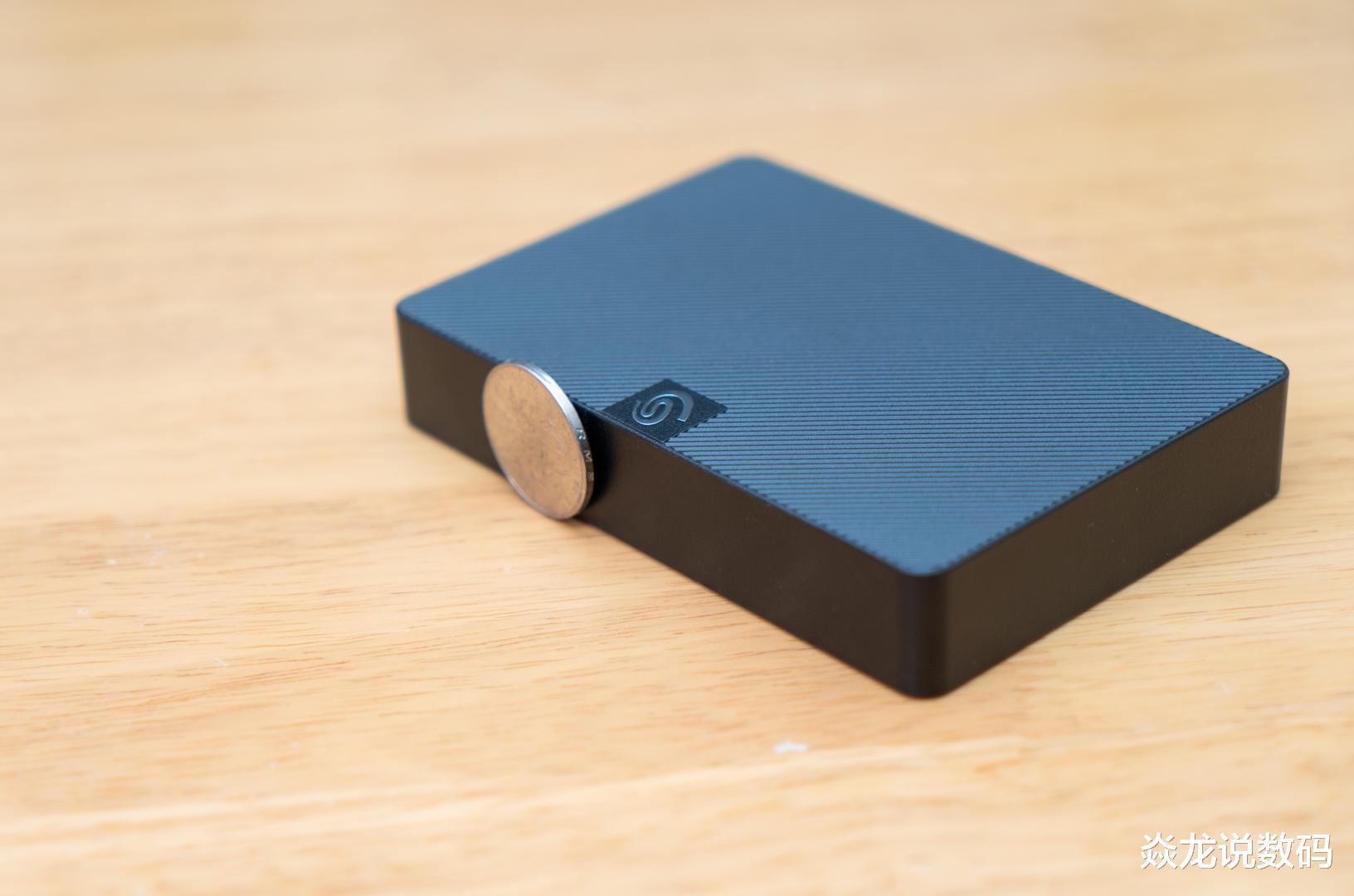 机械|固态当道的今天，4TB机械移动硬盘还有用么？亲测告诉你，真管用