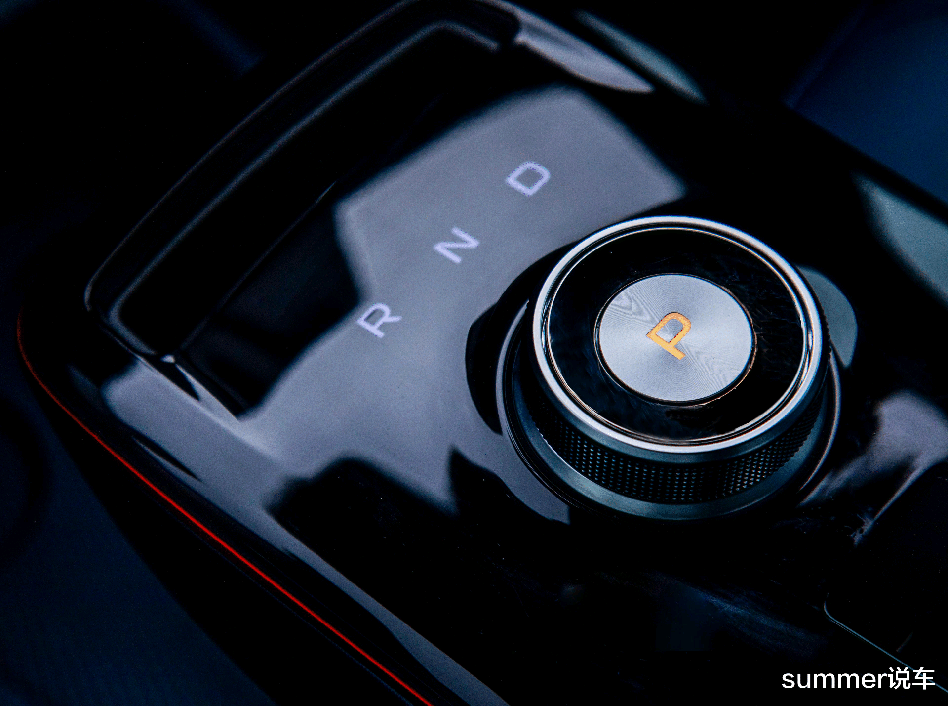 纯电续航401公里,起售价8.68万元,小型纯电SUV几何E正式上市