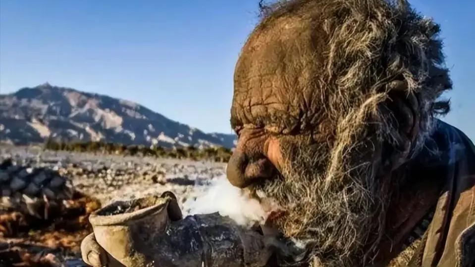 戒烟|男人为爱坚持67年不洗澡，被媒体称作“全球最脏的人”