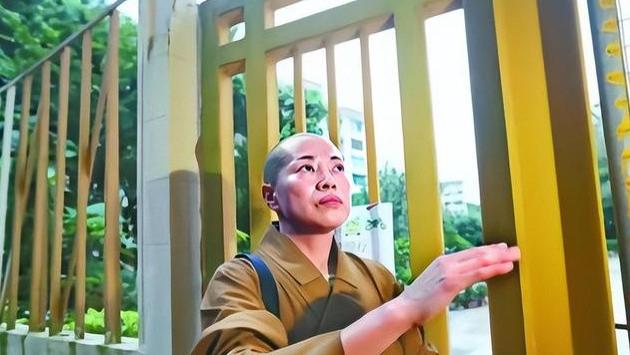 |“风流尼姑”释智定：贪财好色，私生活混乱，曾威胁女星翁静晶？