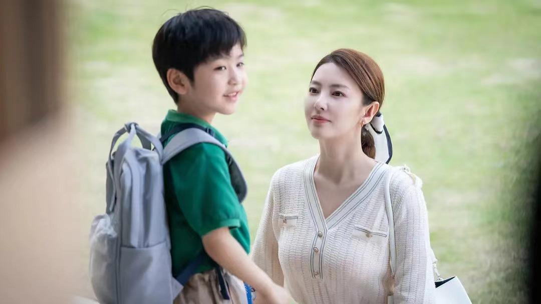 陈德容|张雨绮演妈上热搜，陈德容认为让她演妈是耻辱，为何明星怕演母亲