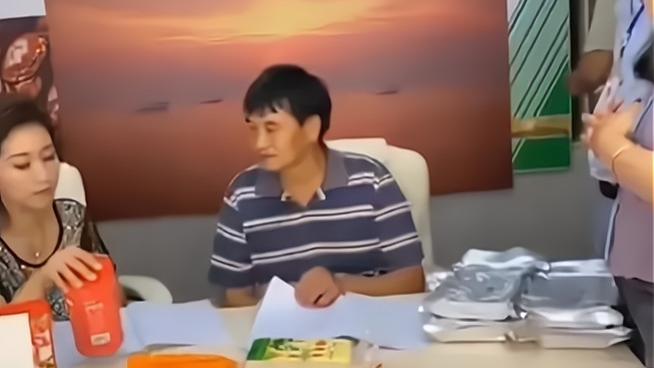 朱之文|大衣哥助农开播10分钟带货10万袋大米，网友调侃：陈亚男馋坏了！