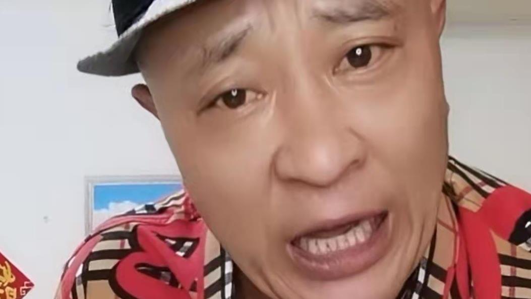 赵四|赵四曾被卓伟曝出私联女粉丝，如今直播旧事重提，选择装傻不承认