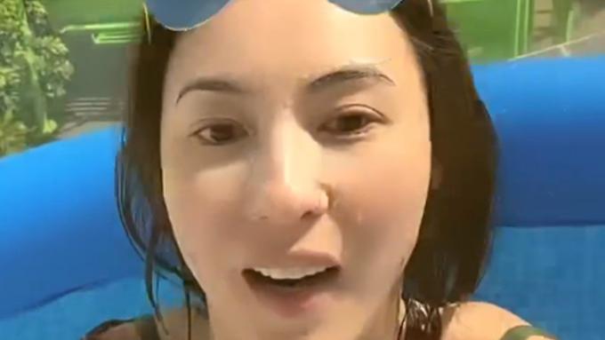 张柏芝|张柏芝豪宅游泳身材吸睛，三胎正面照曝光，肉脸胖嘟嘟太像二儿子