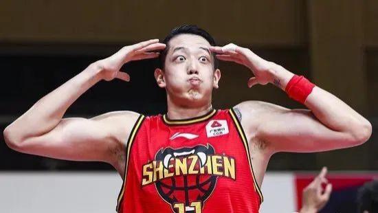 |终于当选！场均3帽啊！中国男篮最佳防守球员！他现在只比周琦差