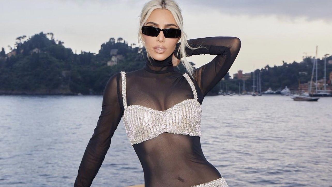 陈数|42岁金·卡戴珊发布最新美照，第二套常规，第三套太惊艳！