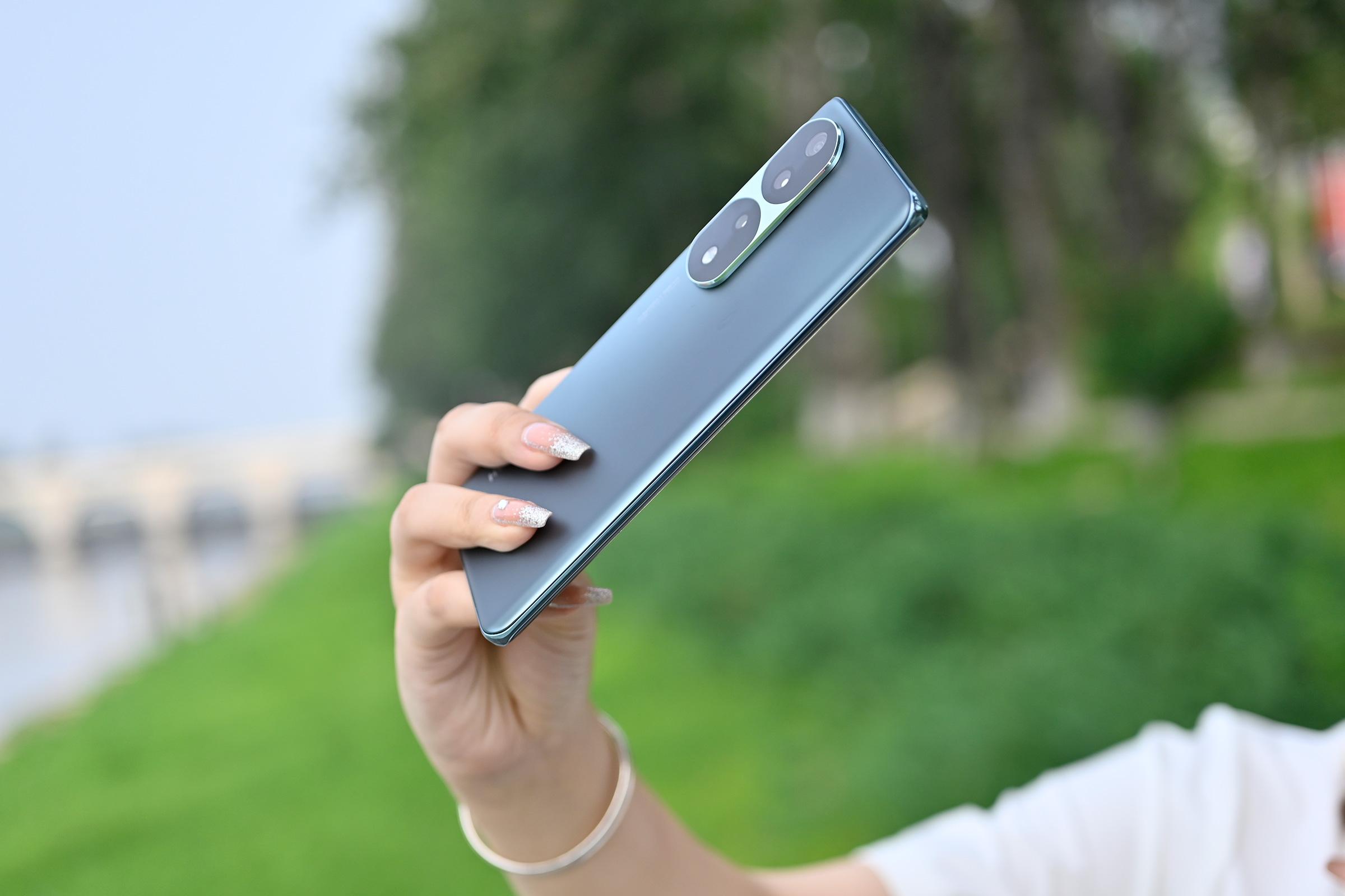 一加科技|女生中端价位手机怎么选?华为荣耀vivo OPPP大战,这四款有特色