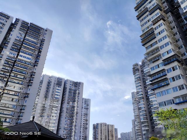 高通骁龙|iQOO Neo6 SE上手：体验全面升级 80W闪充配骁龙870