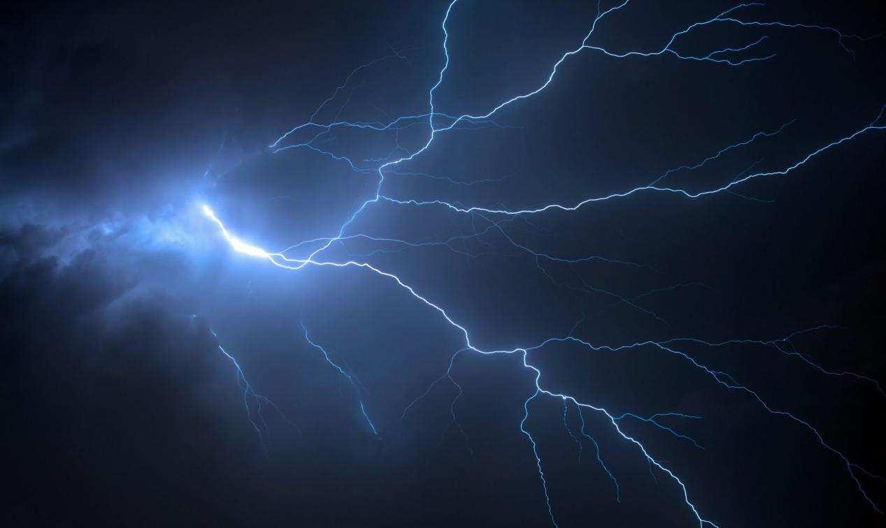 显卡|电线通电以后,再关闭电源,里面的电去哪里了?