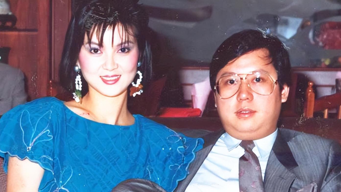 林建岳|林建岳女儿海滩度假，穿背心大秀身材，与老爸小24岁女友关系好