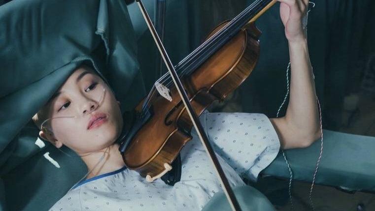 写真|罕见！TVB新剧中女星拉小提琴做开脑手术太真实，神还原真实案例