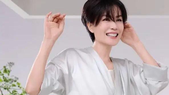 王菲|52岁王菲露面拍内衣广告！照片曝光后引网友激烈讨论！