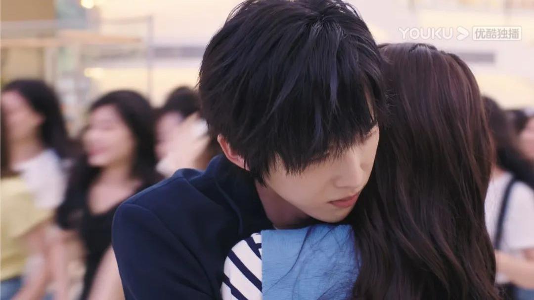 娱乐圈|笑死！抱着嫂子骗粉丝，这娱乐圈的离谱还有下限吗……