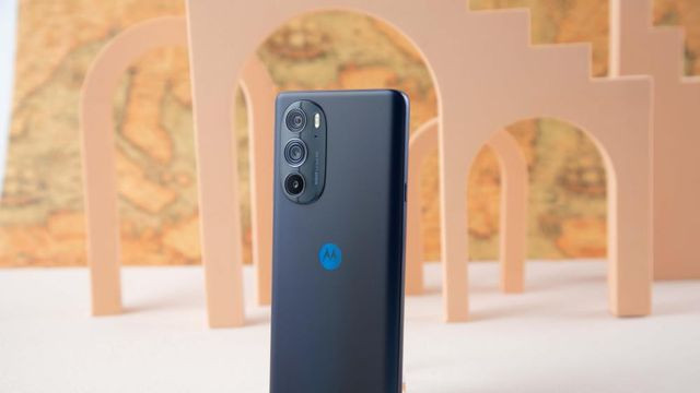 全面屏|2022全面屏手机：摩托罗拉edge X30开售，中兴新机成下一个焦点