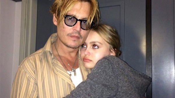 强尼·戴普|世纪对决以来首发声！强尼戴普女儿罕见发文，美照电晕百万网友