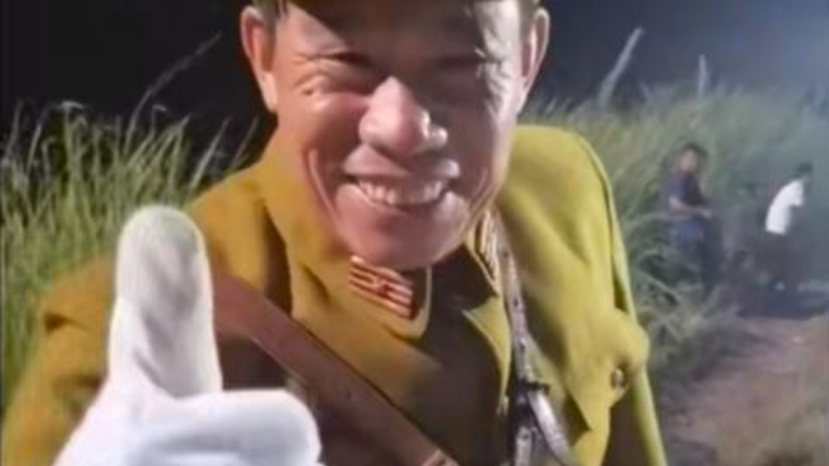 日语|18年前，《亮剑》拍一半才发现少个角色，司机：我会日语！我上！