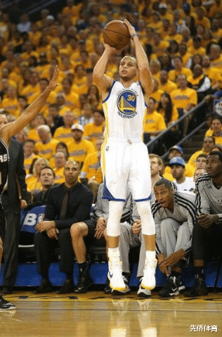 底特律“中投王”理查德-汉密尔顿评历史前十,库里顶替科比