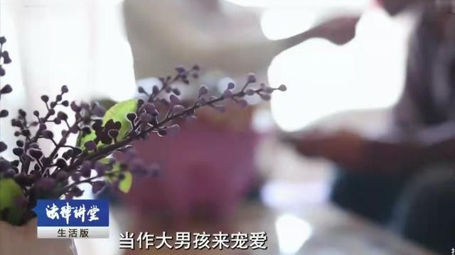 网吧|妻子怀孕时丈夫找女人，起诉离婚，婆婆用计谋让她净身出户