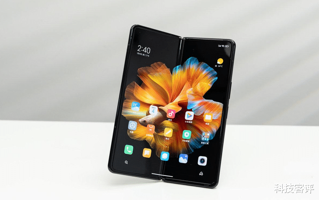 高通骁龙|折叠屏手机持续火热，理性讨论它适合用来游戏娱乐吗？