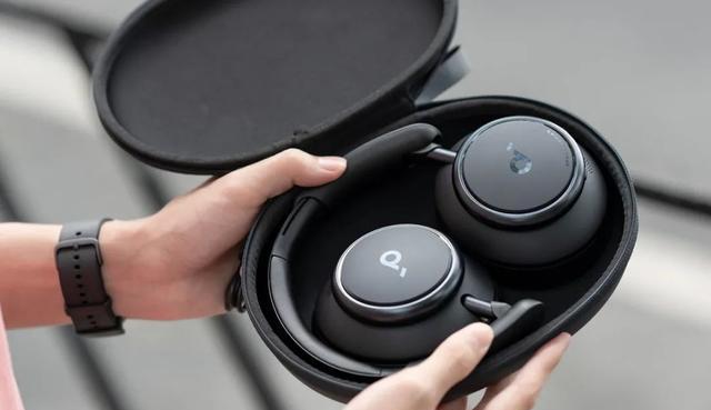 索尼|声阔Q45BoseQC45索尼XM5耳机横向对比，贵，不一定对