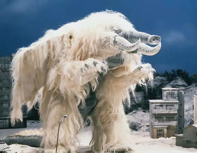 艾克斯奥特曼|那些设定逆天的怪兽：巴休蒙位于榜首，叶腐排第三，格利扎垫底！