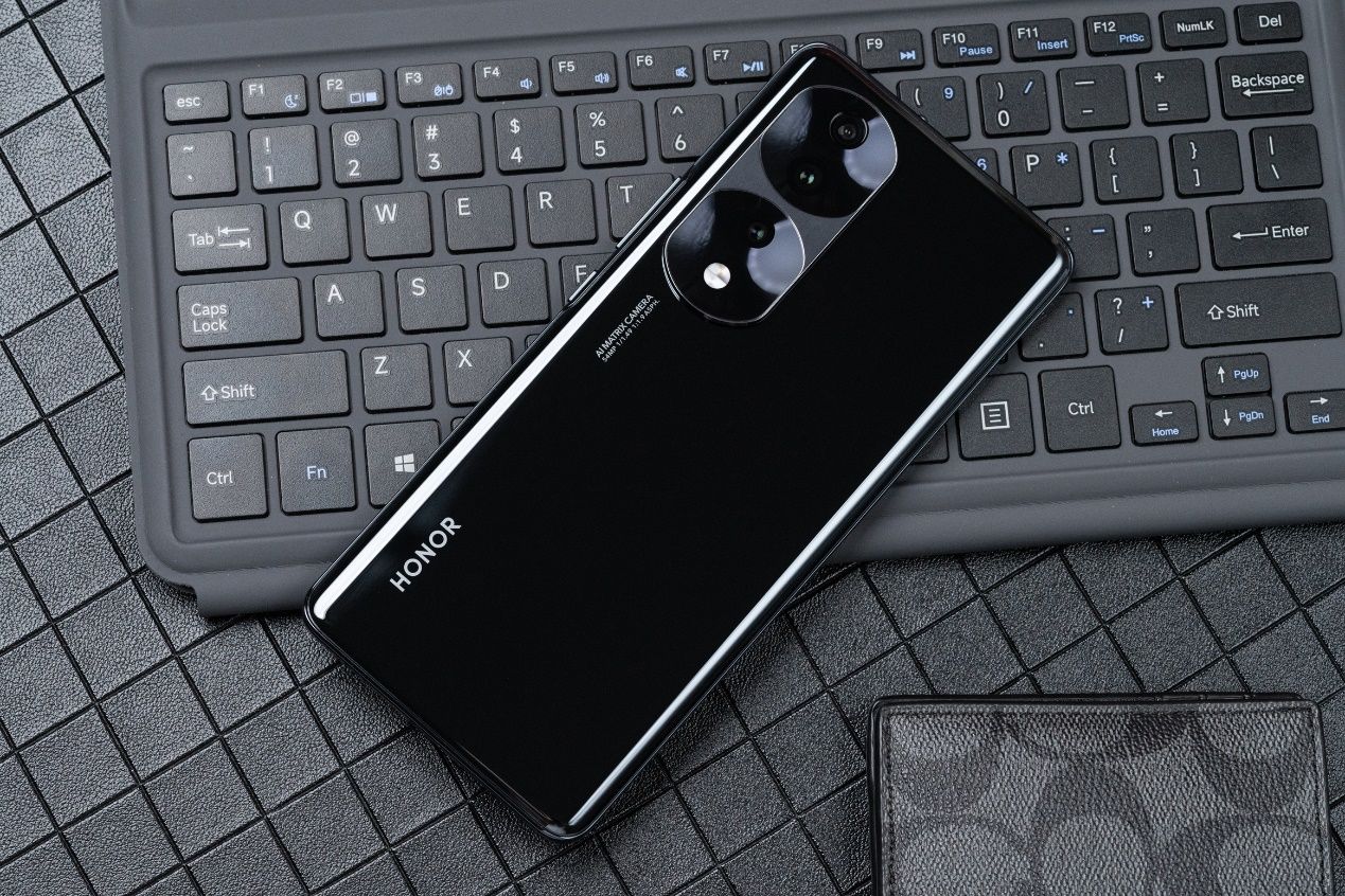 戴威|同价位鲜有对手,荣耀70 Pro深度体验分享,这次荣耀确实用力过猛