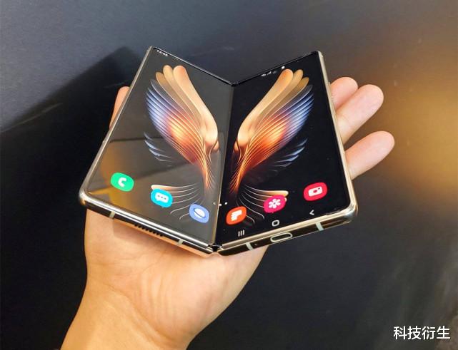 折叠屏|8月份首款折叠屏官宣：8月2日发布，配置“旗舰机级别”