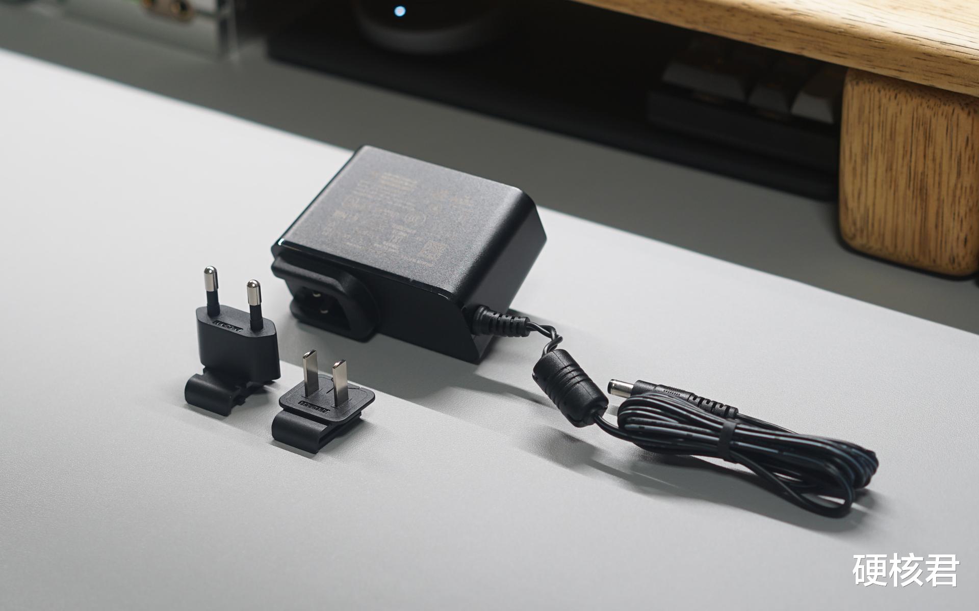 雷蛇|桌搭必备，RGB氛围感拉满！雷蛇Chroma幻彩灯带体验！