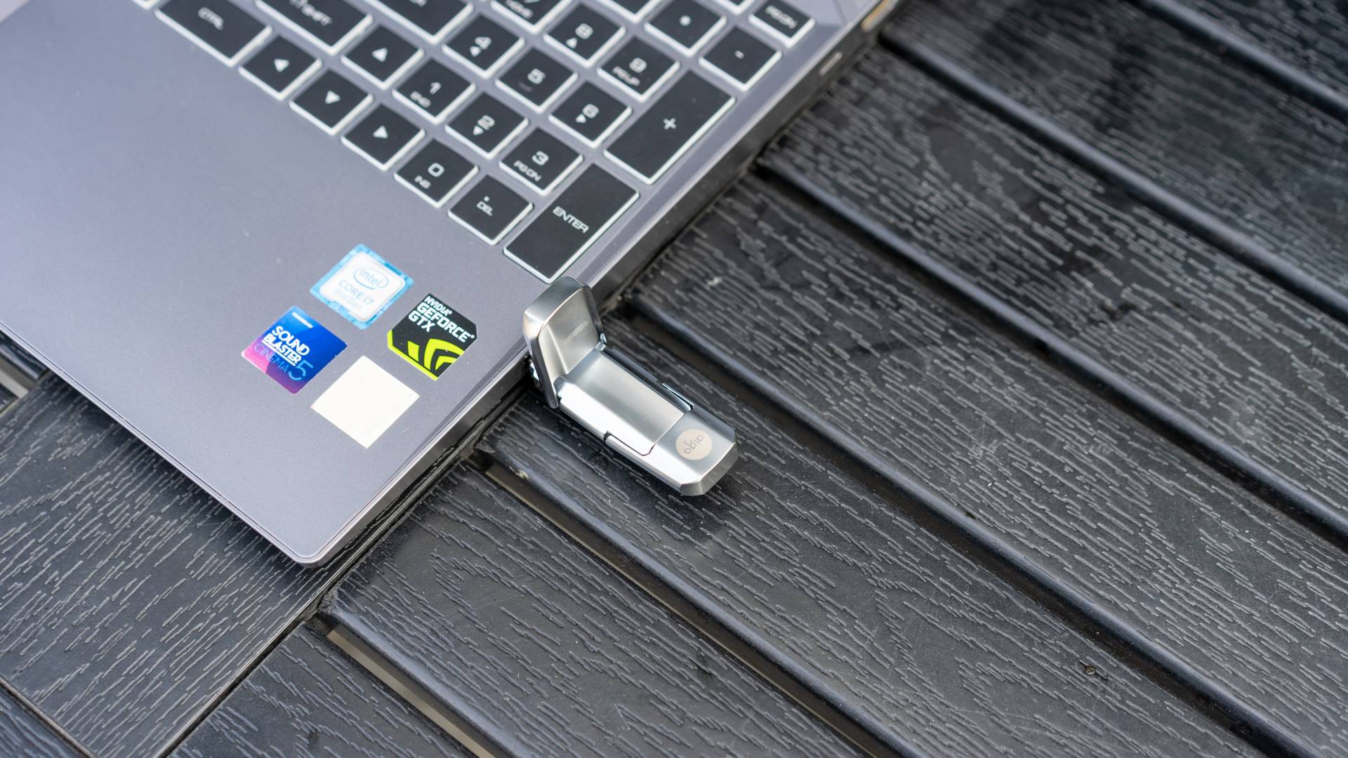 aigo|怎么赶上自媒体风口？凭借aigo高速固态硬盘U393，随时随地剪片