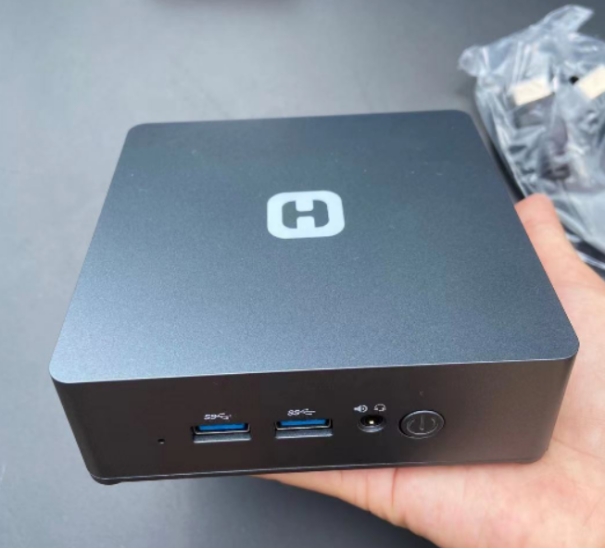 耳机|迷你电脑主机小身材大力量,走到哪里带到哪里还可以一拖二