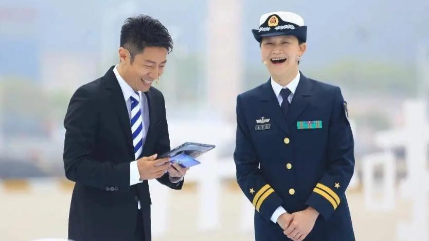 华为|首位海军女舰长有多牛？被她的履历惊艳了，电视剧都不敢这么拍