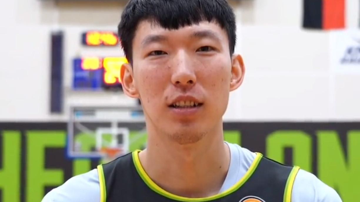 周琦|豪爽! 周琦与墨尔本华人吃年夜饭, 服务员舞狮子讨红包, 周琦包大红包