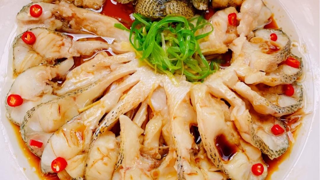 醉鸡|年夜饭菜肴限定推荐：蛤蜊酿虾滑，花雕醉鸡，清蒸鲈鱼，营养美味