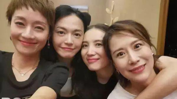 袁泉|3.8妇女节快乐！女演员们陷入“中年危机”不快乐？